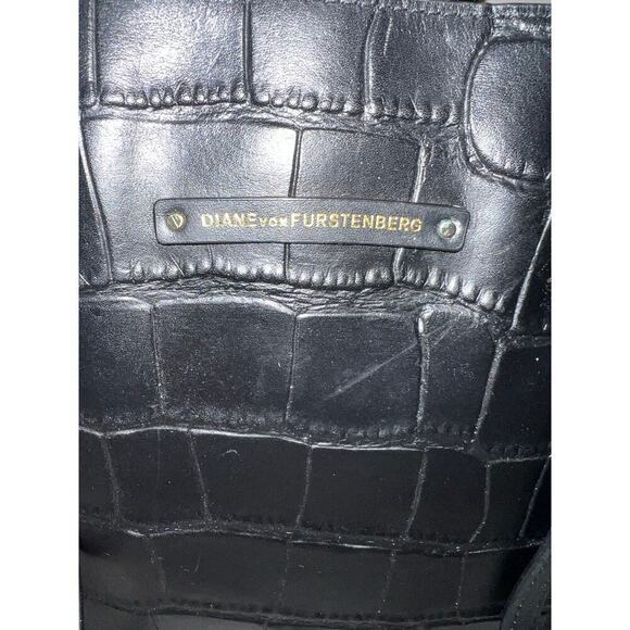 Diane von Furstenberg Voyage Ready To Go Large Croc Embossed Leather Tote - Picture 4 of 10